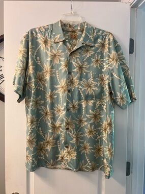 Jos. A.Bank 100% silk tropical, Hawaiian button up size XL, vacation